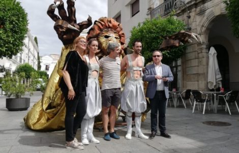 El Festival de Mérida acerca los mitos grecolatinos a todos los públicos con pasacalles y cuentos para niños